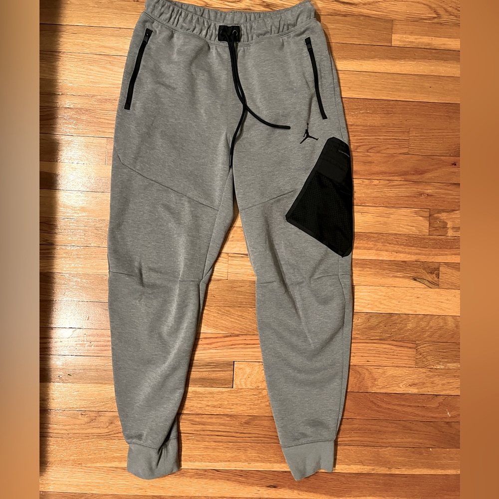 Men’s Medium Jordan dri-fit joggers